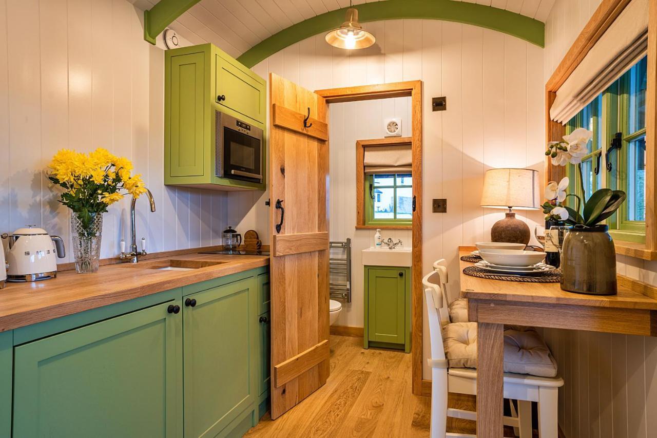 Finest Retreats - The Shepherd'S Hut At Northcombe Farm Beaworthy ภายนอก รูปภาพ