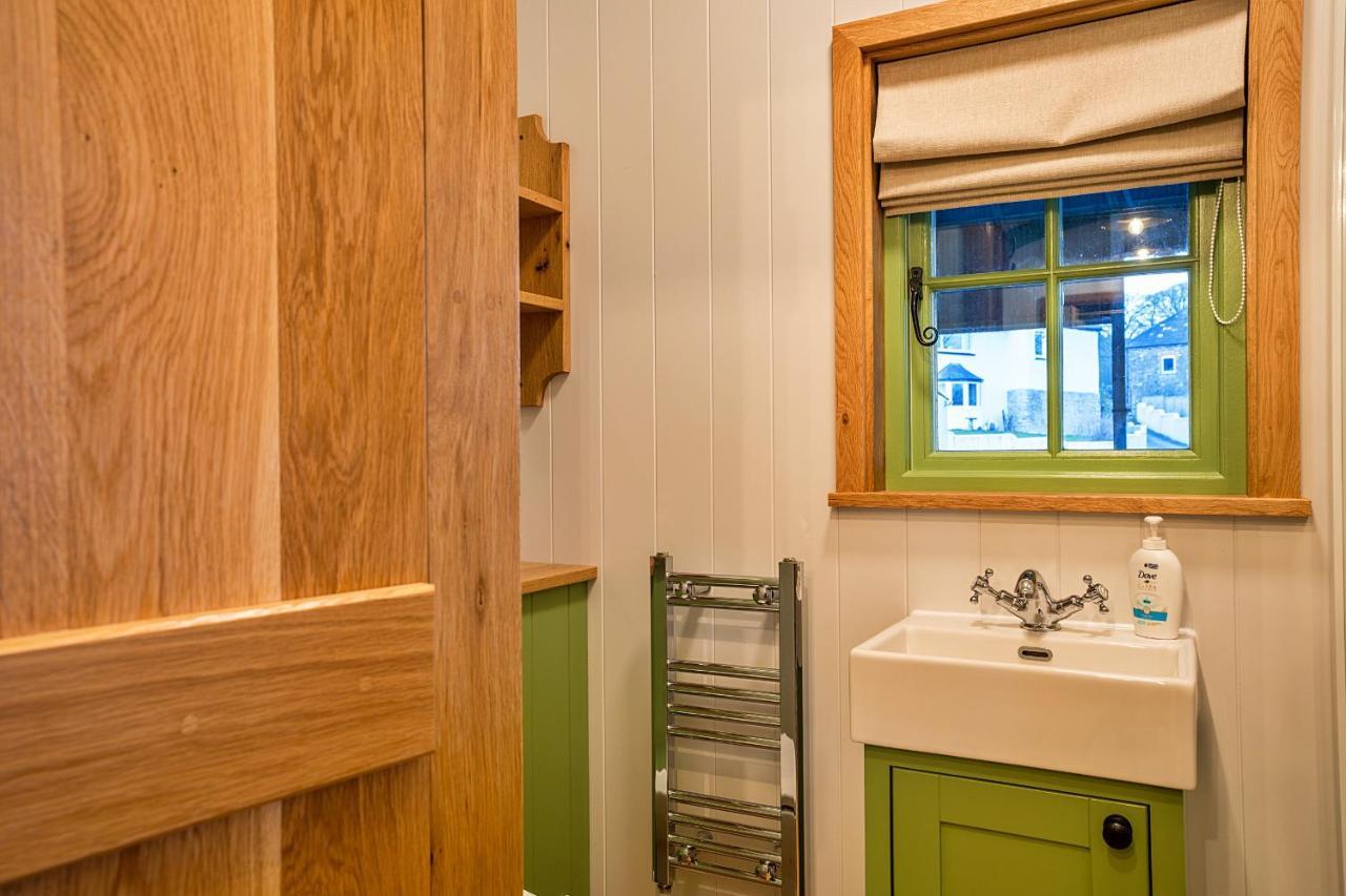 Finest Retreats - The Shepherd'S Hut At Northcombe Farm Beaworthy ภายนอก รูปภาพ